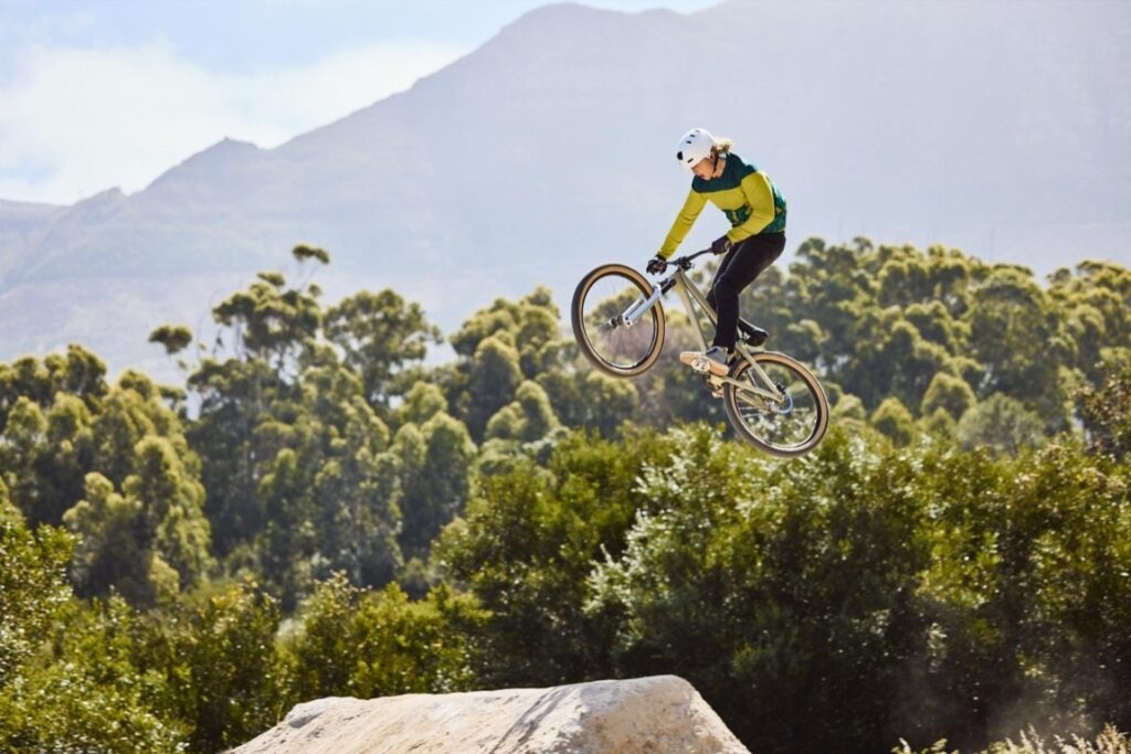 Rower stał się popularnym środkiem transportu w wielu miastach na całym świecie, również w Polsce